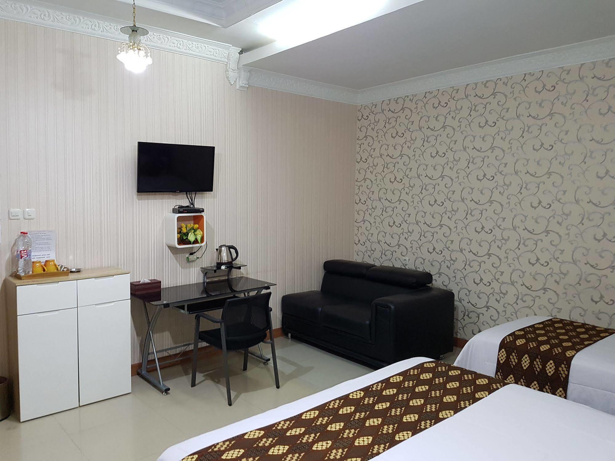 Rene Hotel Джокьякарта Экстерьер фото