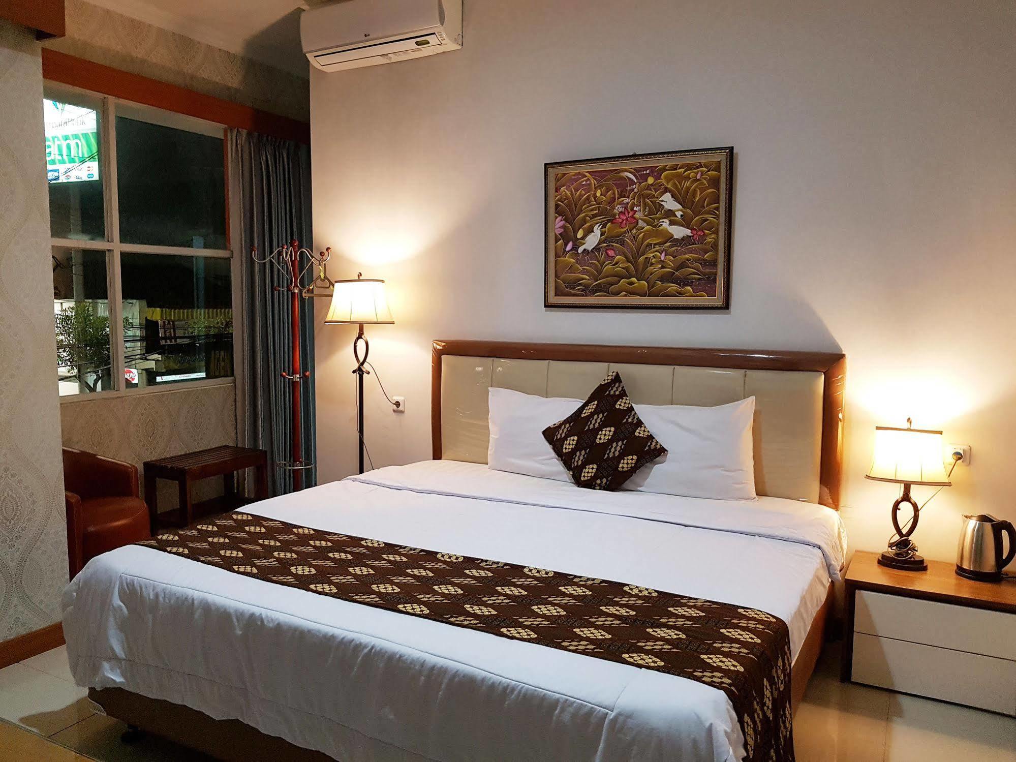 Rene Hotel Джокьякарта Экстерьер фото