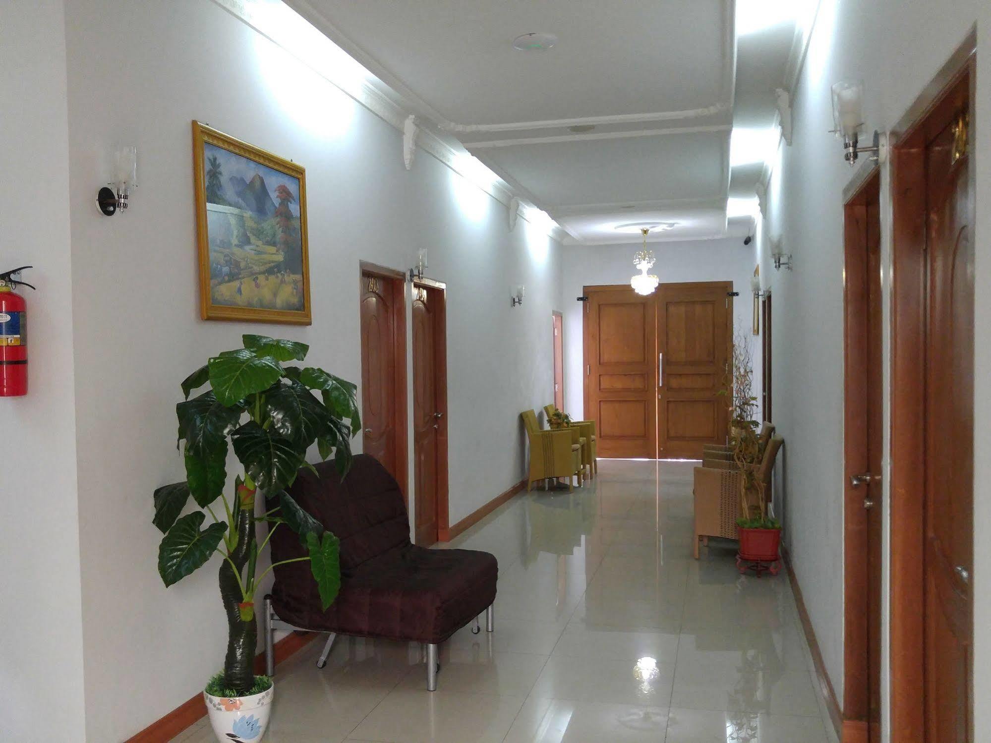 Rene Hotel Джокьякарта Экстерьер фото